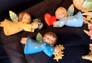 lot 123 image: Beautiful Vintage Collection of Anri Christmas Ornaments
