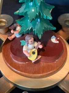 lot 126 image: Vintage Richard Glasser Hand Made Wooden German Spinning Christmas Tree