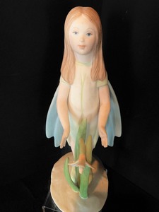 lot 107 image: Goebel Crafts Fairy Figurine, Snowdrop