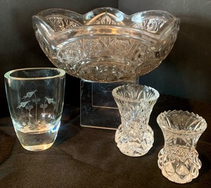lot 104 image: Stunning Collection of Vintage Pressed  Cut Glass and Crystal including Waterford