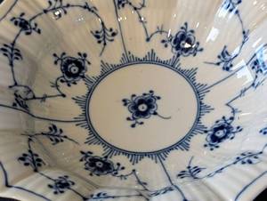 lot 15 image: Royal Copenhagen Blue Fluted Lace Bowl