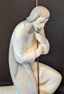 lot 19 image: Lladro Porcelain Nativity Set