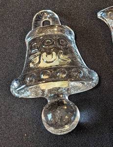 lot 34 image: Kosta Boda and Orrefors Glass Ornaments