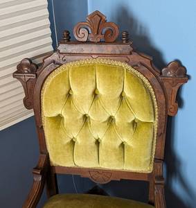 lot 39 image: Antique Mahogany Parlor Chair
