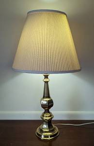 lot 164 image: Vintage Brass Table Lamp