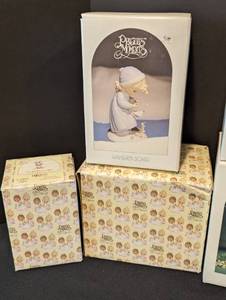 lot 176 image: Assorted Precious Moments Porcelain Figurines