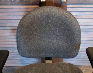 lot 179 image: Rolling Office Chair