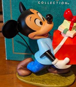 lot 188 image: Disneys Plutos Christmas Tree Figurine