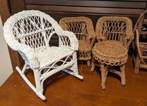 lot 189 image: Assorted Doll Chairs