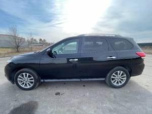 2015 Nissan Pathfinder SV - 1 OWNER