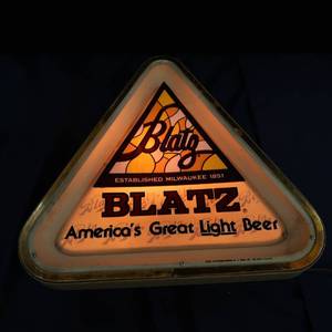 lot 11 image: POOL RACK BLATZ LIGHT