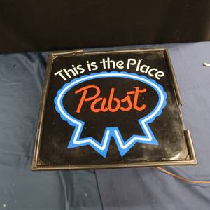lot 15 image: PABST PLASTIC FLOURESCENT SIGN