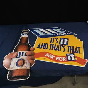 lot 44 image: MIILLER LITE BEER SIGN
