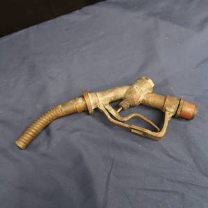 lot 60 image: VINTAGE GAS PUMP NOZZLE