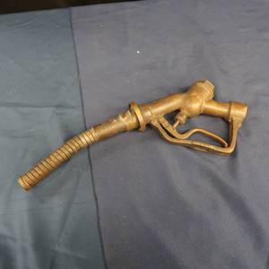 lot 61 image: VINTAGE GAS PUMP NOZZLE