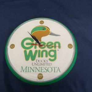 lot 80 image: GREEN WING DUCKS UNLIMITED CLOCK
