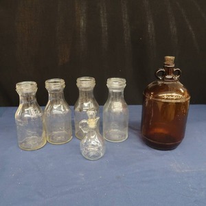 lot 90 image: QUART MILK JARSGALLON BROWN JUG WCORK GLASS POUR SERVER