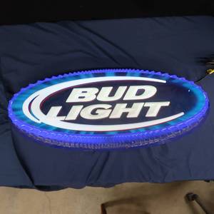 lot 96 image: BUD LIGHT NEON SIGN