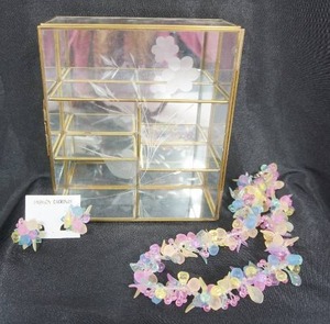 lot 46 image: Vintage Etched Glass wBrass Display Case for Miniatures, 1950s Jewelry...