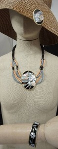 lot 49 image: Vintage Mother of Pearl Inlay Pendant on Beaded Necklace wMatching Bracelet and Brooch...