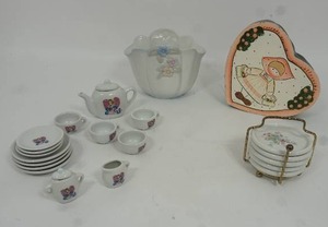 lot 73 image: Collectible Miniature Tea Set Angel Design Etc.