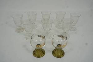 lot 75 image: Collectible Serving Pedestal Glassware...