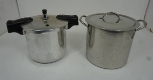 lot 207 image: Kitchen Essentials...Pressure Cooker and Stock Pot