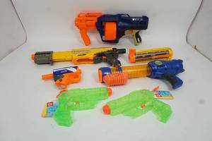 lot 224 image: Games and Toys...Air Guns