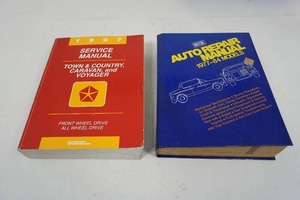 lot 260 image: Vintage Automobile Service Shop Manuals
