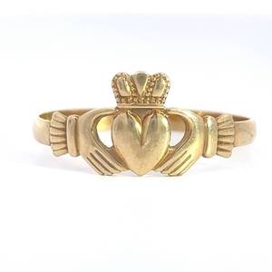 Traditional Irish Claddagh Ring in Yellow Gold