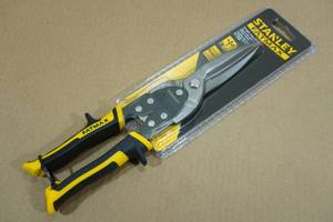 lot 28 image: Stanley Fatmax Straight Long Cut Snips