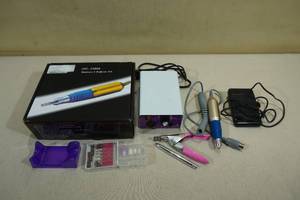 lot 40 image: Assorted Nail Care Tools