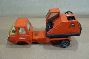lot 108 image: 1974-75 Tonka Pressed Steel Crane Truck Project