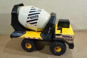 lot 110 image: Tonka Pressed Steel Cement Mixer Truck