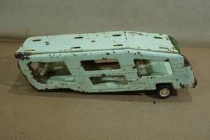 lot 111 image: Tonka Pressed Steel Car Hauler Trailer