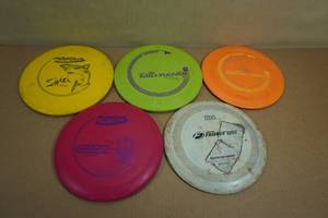 lot 121 image: 5 Disc Golf Discs