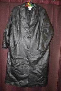 lot 149 image: Roamans Leather Trench Coat - Large