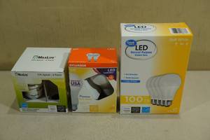 lot 168 image: Assorted Light Bulbs - LED and CFL