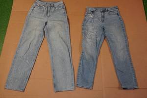lot 187 image: 2 Pairs American Eagle Jeans - Size 4