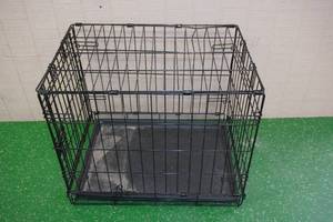 lot 204 image: Collapsible Dog Crate