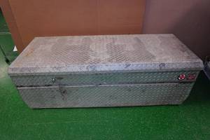 lot 2E image: Knaack Large Diamond Plate Truck Box