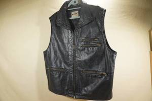 lot 221 image: JT Beckett Black Leather Motorcycle Vest - Harley Davidson Patch - XXL Tall