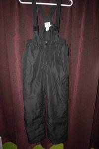 lot 225 image: Faded Glory Bibs - Medium 3234