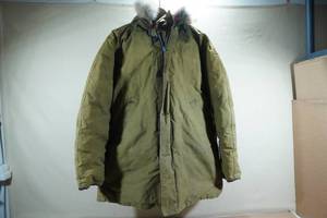 lot 244 image: Woods Bag and Canvas Down Insulated Hooded Winter Coat