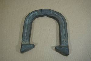lot 257 image: Auburn Brass Horseshoe
