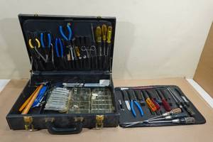 lot 260 image: Antique Typewriter Repairmans Tool Set in Briefcase