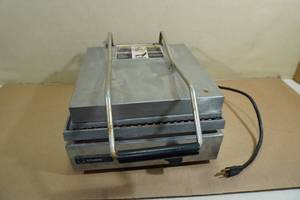 lot 265 image: ToastsWell Commercial Panini Grill