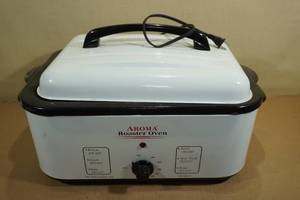 lot 268 image: Aroma Roaster Oven with Inserts