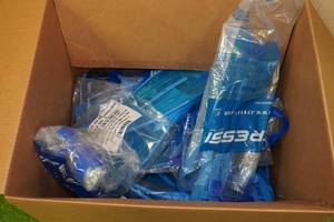 lot 278 image: 10 Pairs Cressi Agua Aquamarine Snorkel Fins