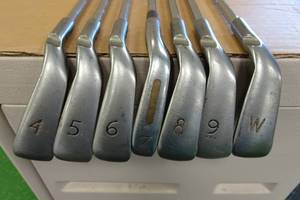 lot 1H image: Ping G10 Black Dot RH Golf Club Iron Set - 4-6, 8-PW
